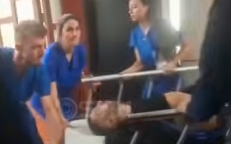 SYRI TV  Plagosja në sy  reagojnë banorët e Elbasanit  Qytetarja  E tmerrshme nuk më zë gjumi