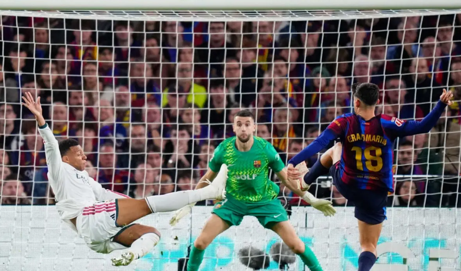 VIDEO  Zhbllokohet  El Clasico   Mbappe së ndëshkon Barcelonën me  asistim  të Gerard Martin