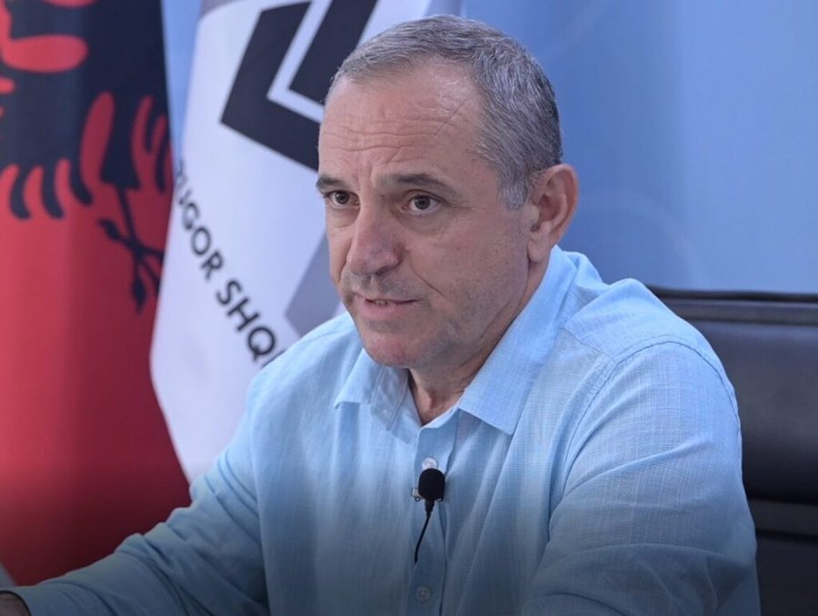 komedi-ne-arrsh-spak-e-kerkon-ne-burg-kozeli-e-emeron-zv-drejtor-te-pergjithshem