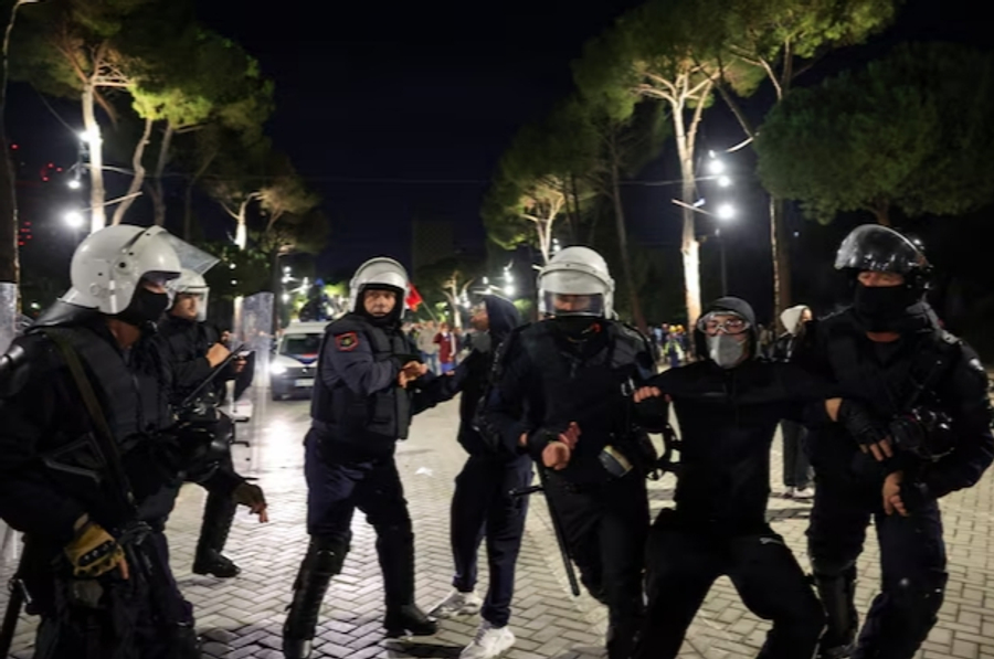 ‘Rikthim në epokën komuniste’/ Gazeta belge: Studentët dalin sërish në rrugë kundër Edi Ramës