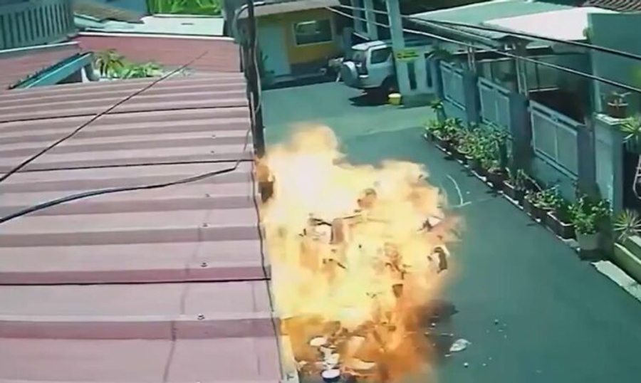 VIDEO  Shitësit ambulant i shpërthen kutia me qofte  shpëton mrekullisht