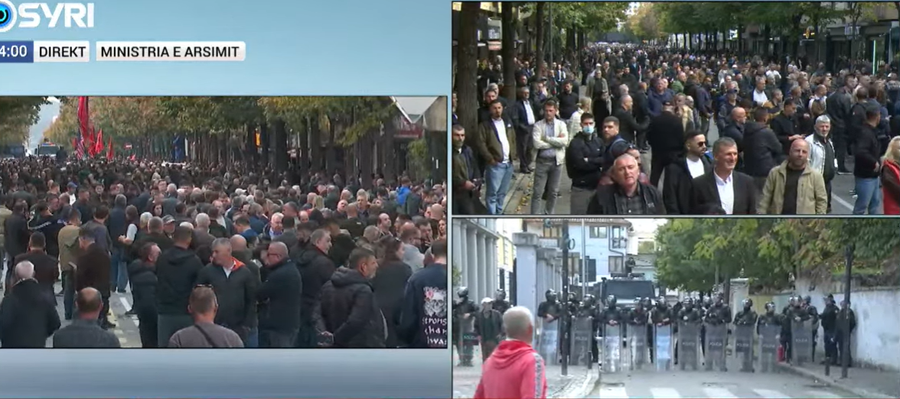 doreheqje-arrestoni-ramen-studentet-dhe-pd-bashkojne-zerat-ne-protesten-para-ministrise-se-arsimit-kunder-kryeministrit