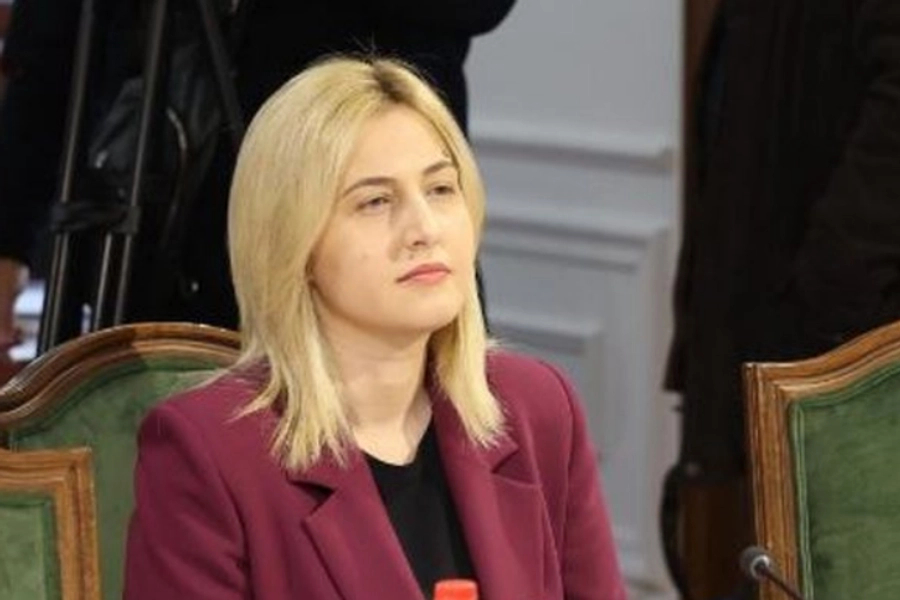 intervista-e-arben-ahmetajt-ina-zhupa-kerkon-hetim-nga-spak-gazi-i-delvines-nje-tjeter-pasuri-ne-skemen-e-grabitjes-se-rames-spak-te-hetoje-rolin-e-ron-yefet