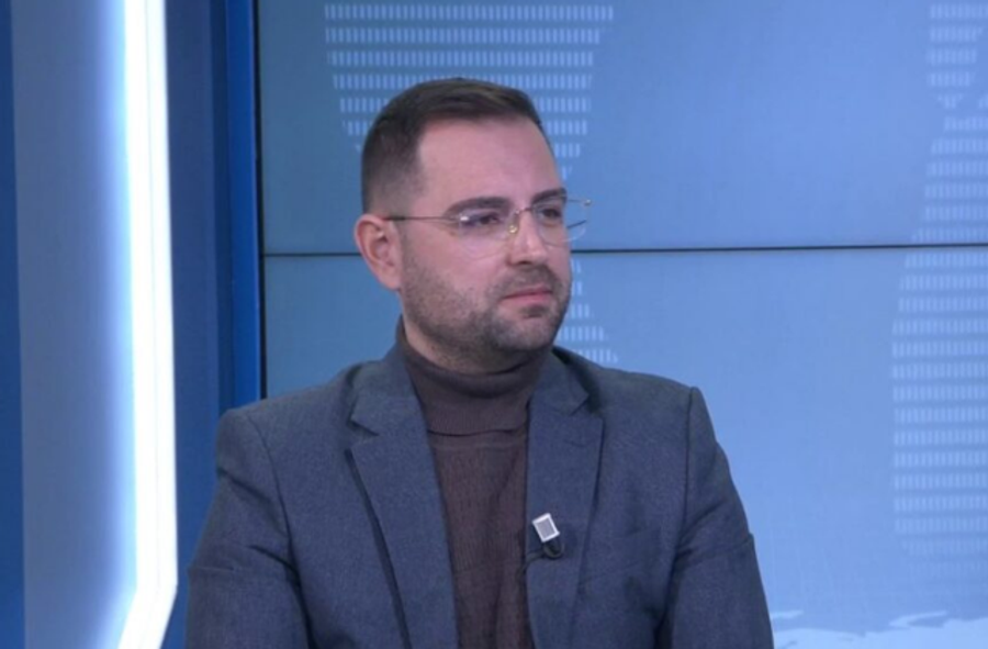 Rama mungoi në kuvend  por  zagarët  e pushtetit i kishte çuar në rrugë 