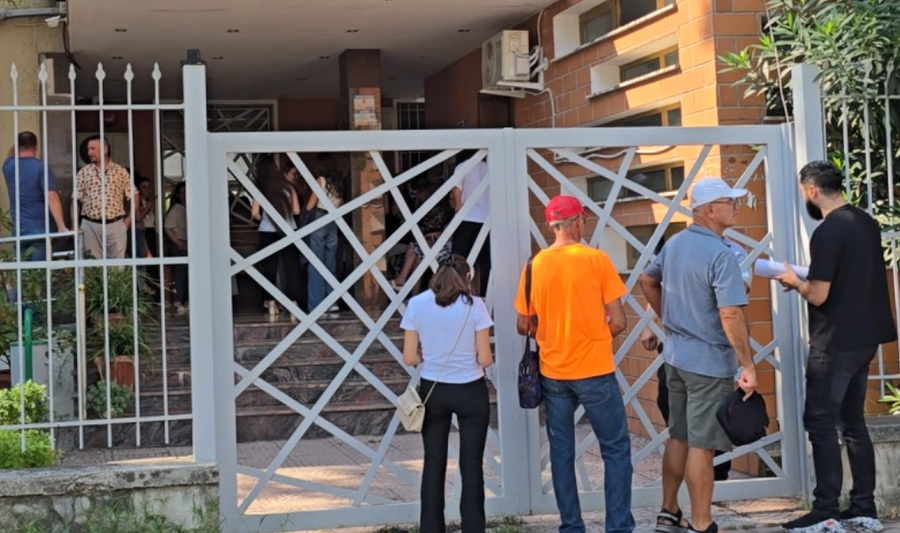 Bojkot në Gjykatën e Fierit  administrata pezullon punën   zhvillohen vetëm seancat urgjente