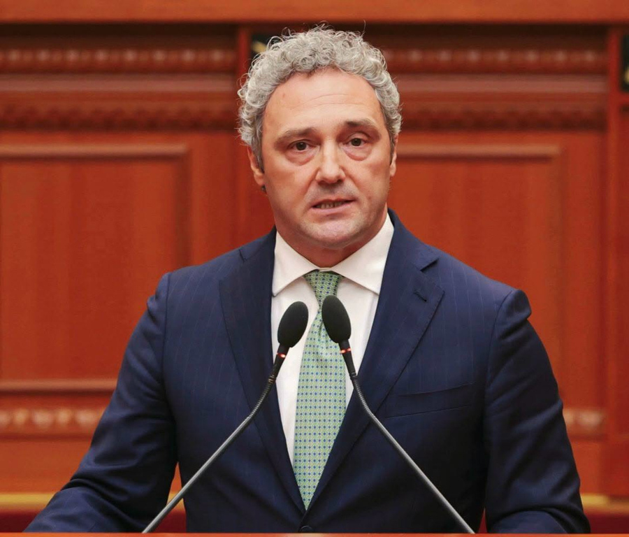 Spahia  Kur Belinda u kërkonte shqiptarëve të kursenin energjinë  kupola e pushtetit pasurohej me vila luksoze