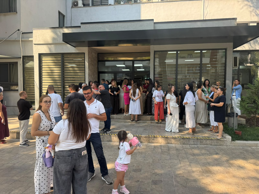 Protesta për pagat/ Administrata në Gjykatën e Tiranës vazhdon bojkotin