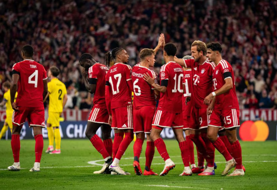 Champions League  Shpërthejnë me  poker  Manchester United dhe Como debutuese  Bayerni shkatërron Bodo Glimt