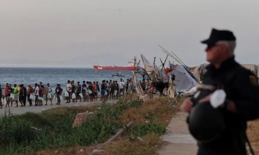 Shërbimet sekrete spanjolle kishin paralajmëruar për kalimin masiv të emigrantëve në Ceuta