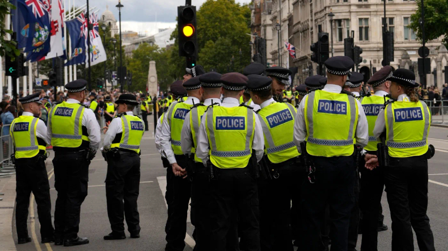 dyshime-per-ndihme-ndaj-nje-sherbimi-te-inteligjences-se-huaj-arrestohen-dy-persona-ne-britani