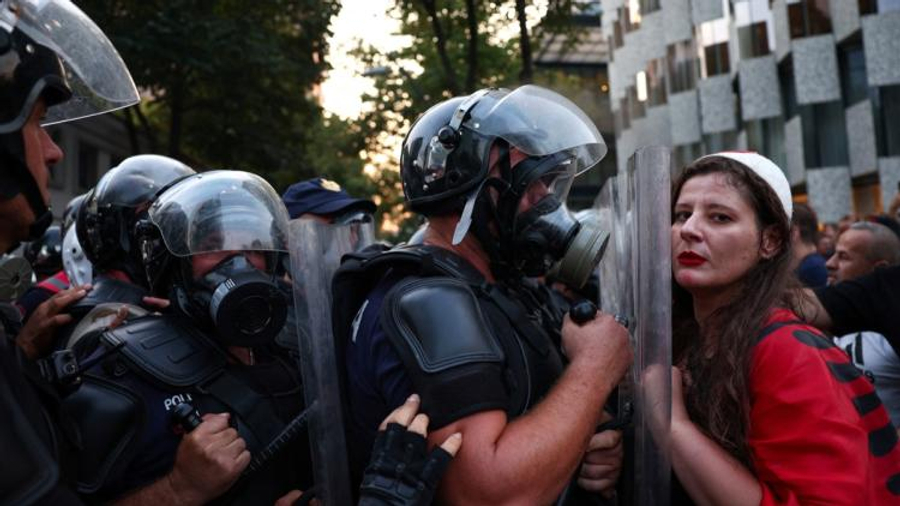 Televizioni francez  Protesta në Shqipëri është shndërruar në një mobilizim afatgjatë kundër modelit Rama