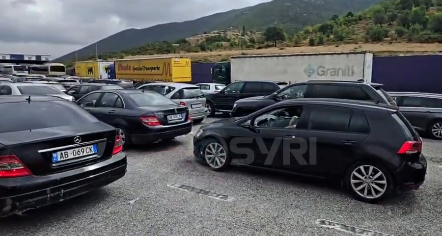 Fluks i shtuar në kufirin Shqipëri Kosovë  mijëra qytetarë udhëtojnë për protestat