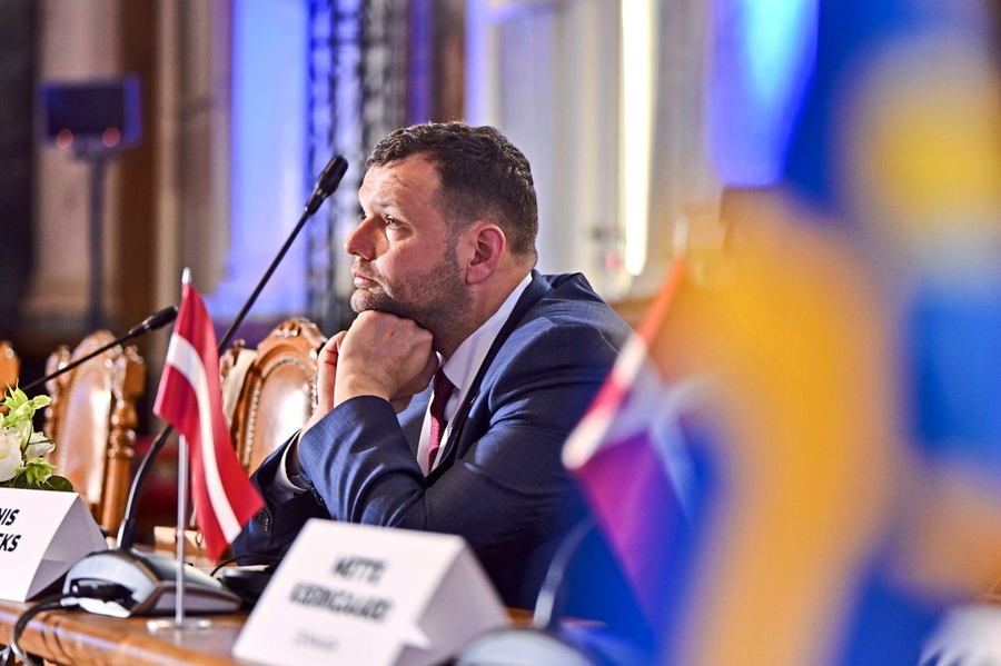 Letoni  Po drejtonte mjetin në gjendje të dehur  shkarkohet ministri i Mirëqenies Sociale