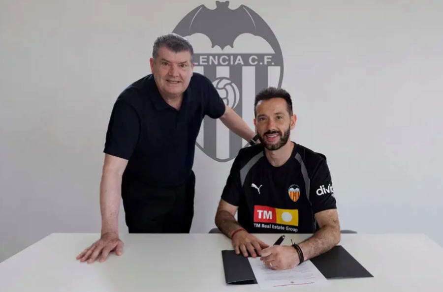 Valencia shkarkon njëkohësisht tajnerin dhe drejtorin sportiv  revolucion në klub