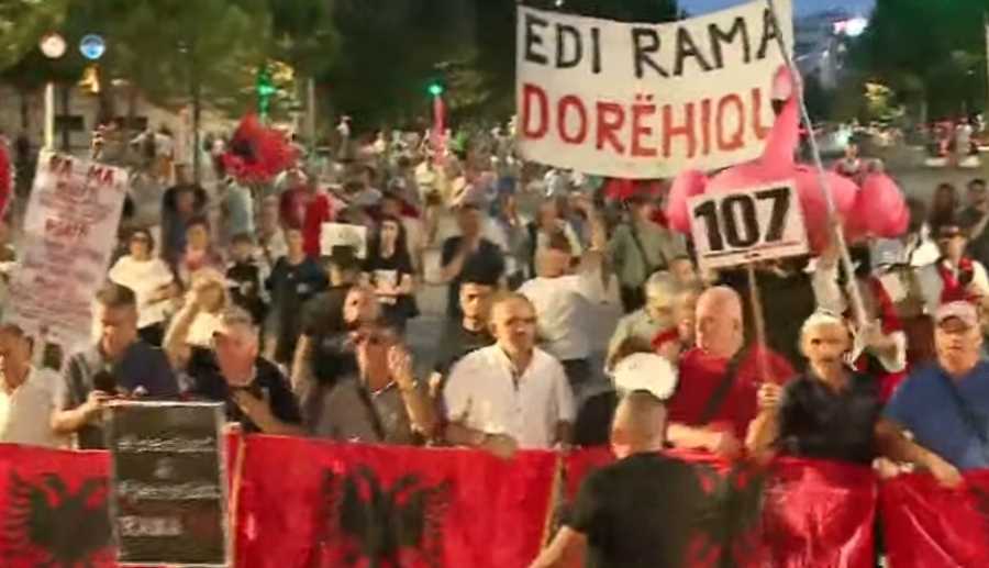 Protesta e 107 të  Nis marshimi drejt Kryeministrisë  protestuesit  Rama jep dorëheqjen 