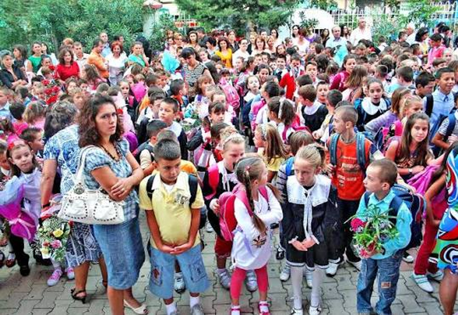 Sot viti i ri shkollor! Mbi 340 mijë nxënës në të gjithë vendin, 25 mijë prej tyre ulen për herë të parë në banka