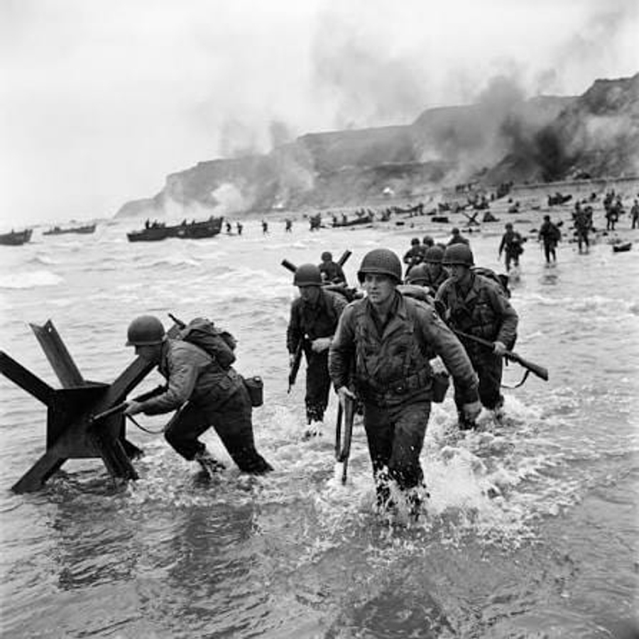 mjeshtrat-flasin-per-fotografine-robert-capa-mjaftueshem-afer