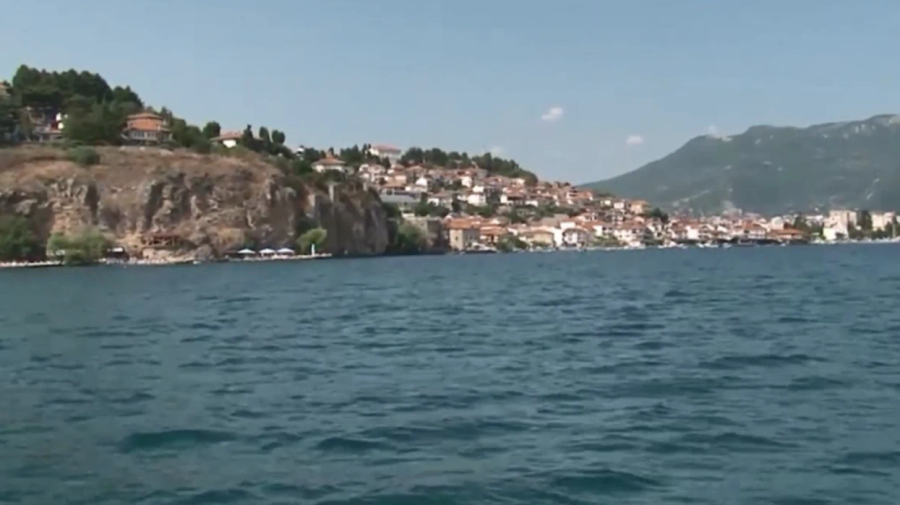 Zhduket një 32 vjeçar në ujërat e liqenit të Ohrit