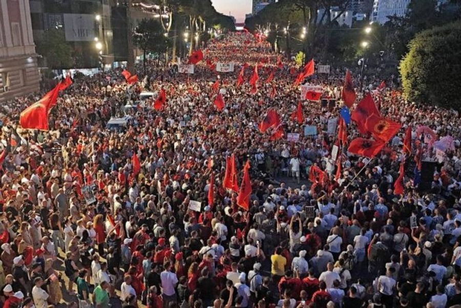 Sot protesta e 108-të kundër Ramës, qytetarët rikthehen në shesh: Kryeministër jep dorëheqjen!