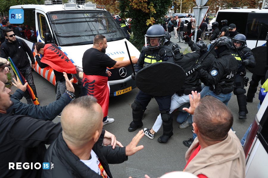 VIDEO - FOTO/ Pamje tronditëse nga trazirat në Hagë, mediat: Demonstrata doli jashtë kontrollit