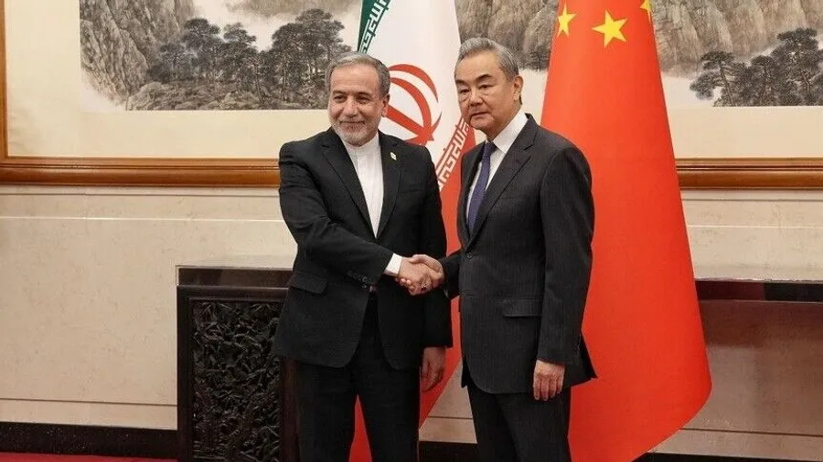 Ministrat e Jashtëm kinezë dhe iranianë takohen në Pekin përpara samitit Xi Trump