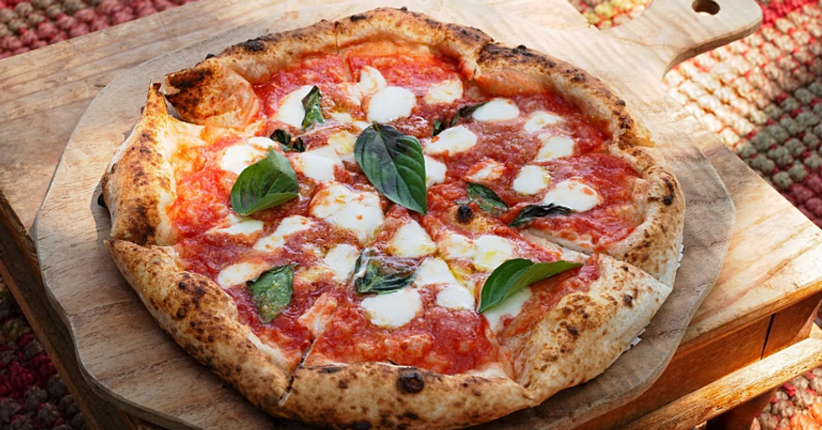 napoli-on-the-road-piceria-e-londres-kurorezohet-si-me-e-mira-ne-bote