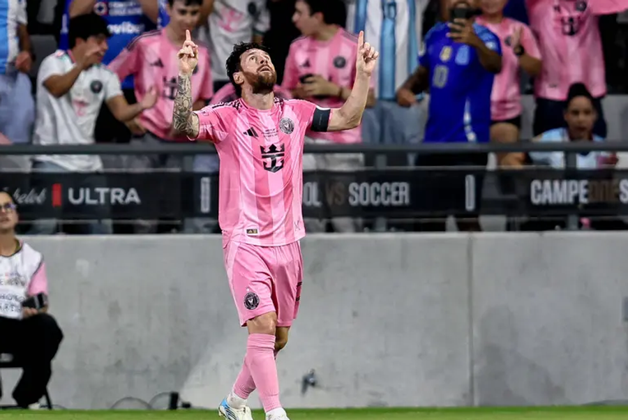 messi-shenon-dhe-fiton-trofe-arrin-48-tituj-ne-karriere