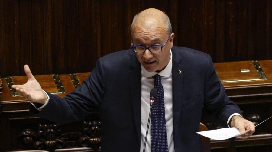 zarf-me-plumb-per-ministrin-italian-te-arsimit-valditara-kercenohet-me-leter-reagon-ashper-meloni