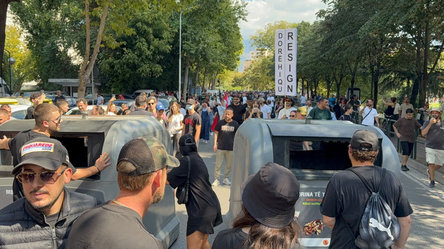 Tensionet te Kuvendi, shoqërohen në polici të paktën 25 protestues