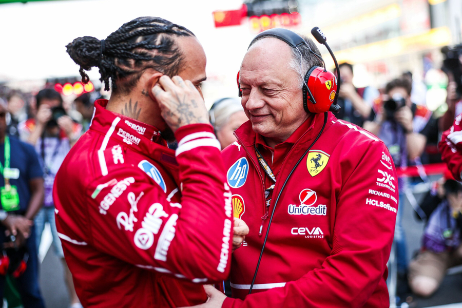 formula-1-hamilton-shperthen-pas-zerave-per-krisjen-me-vasseur-nuk-kam-kerkuar-kurre-te-largohet-askush