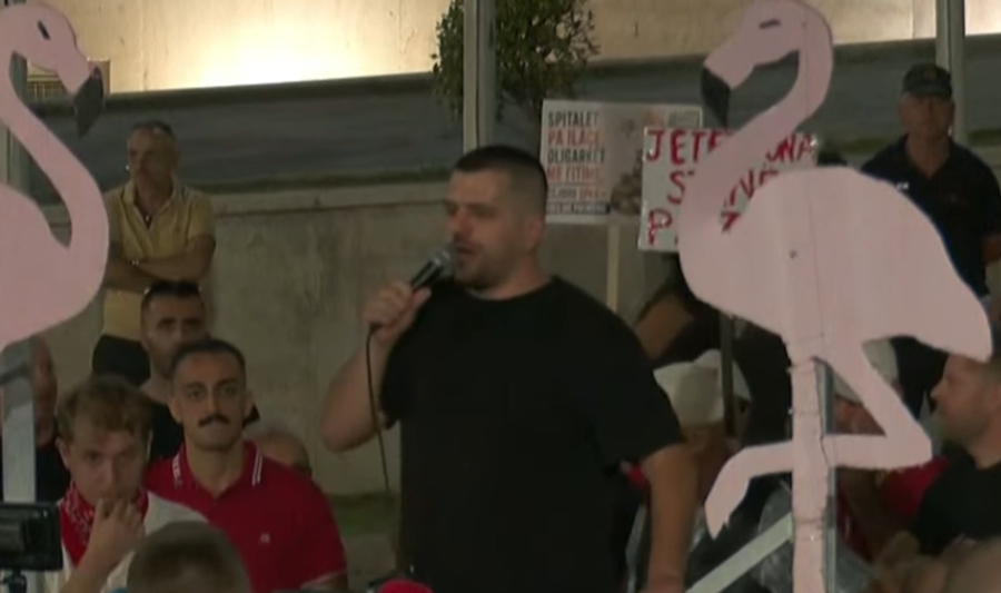 video-protestuesi-me-8-tetor-tek-kuvendi-s-do-lejojme-edi-ramen-te-shkrije-bashkite