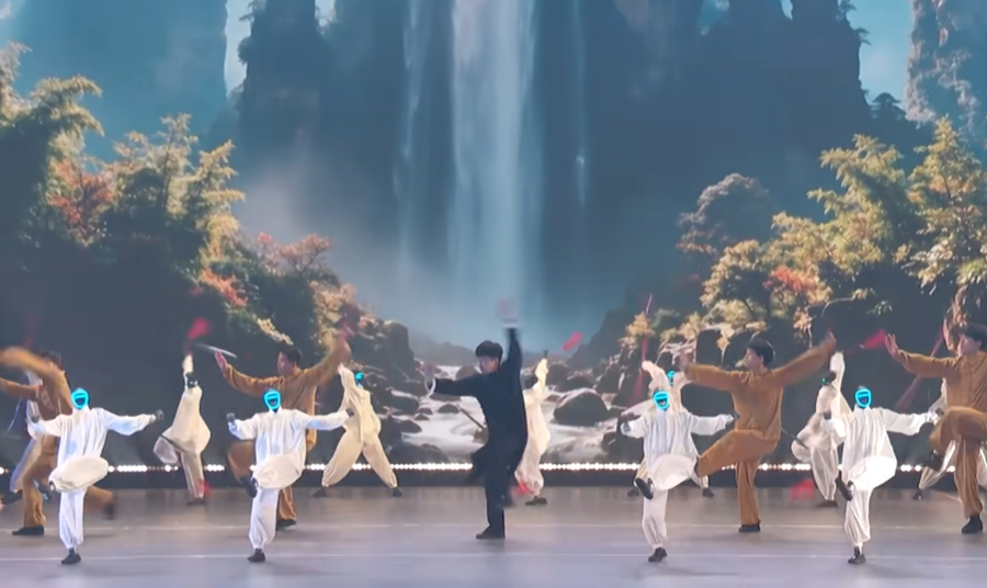 video-ne-finalen-e-america-s-got-talent-balerini-me-grupin-e-roboteve-humanoide