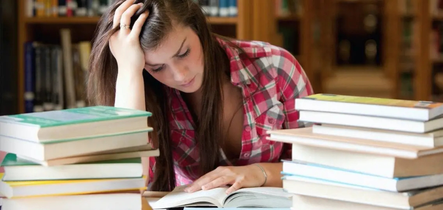 Pse po përkeqësohen adoleshentët në shkollë