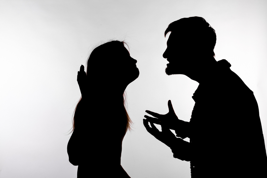 ne-fillim-terheqes-me-pas-studimi-zbulon-cfare-ndodh-ne-nje-lidhje-me-nje-partner-narcisist