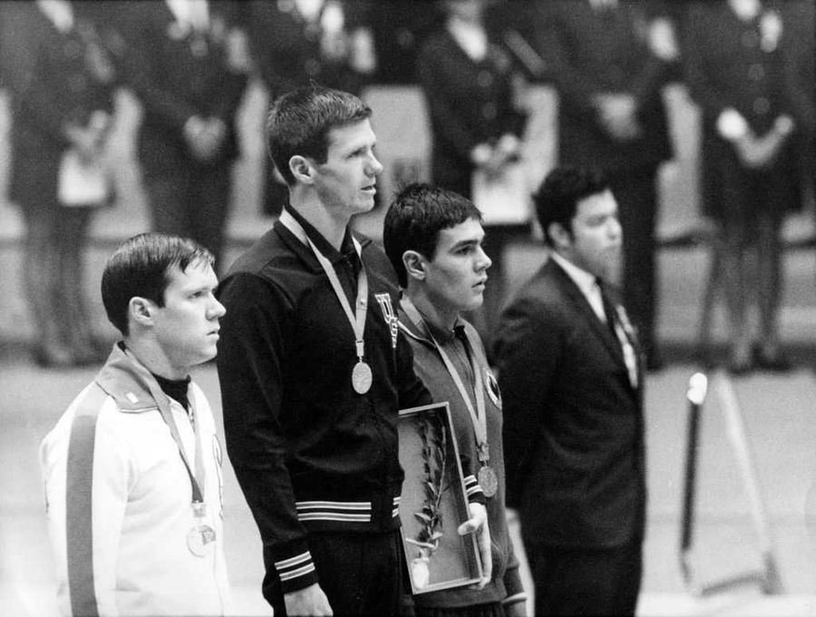 Ndahet nga jeta kampioni olimpik që shkroi historinë në not