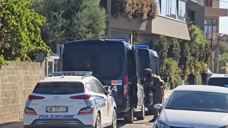 LIVE  Arrest shtëpie për kreun e SHISH Vlora Hysenin  kontrolle në banesën e ish kreut të policisë  Debate në komision