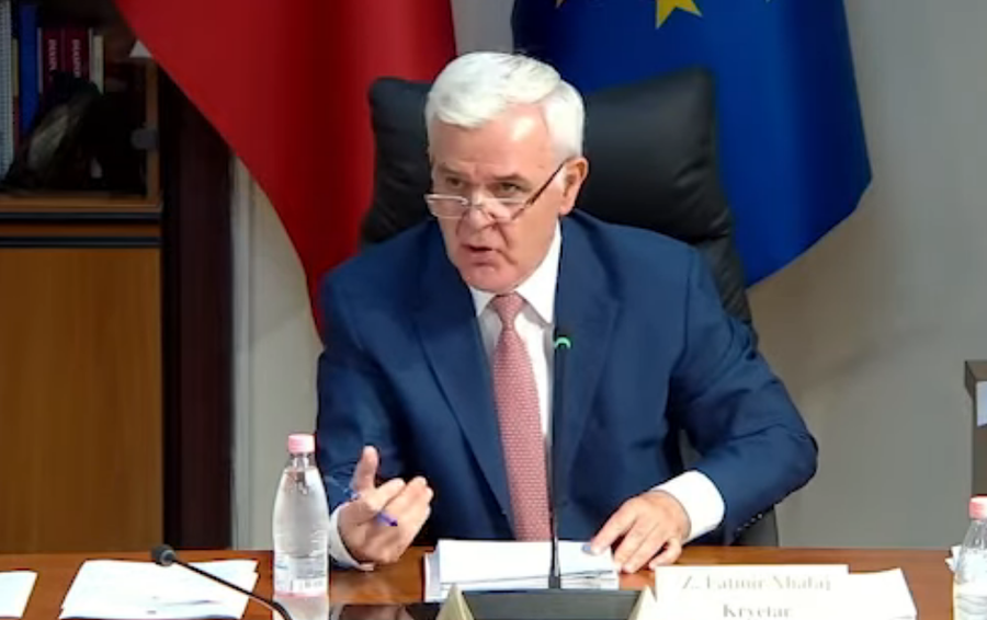 Skandali pa precedent  Arrestimi i shefes së SHISH   spiropalizohet  Xhafaj  Ngjarje të tilla ndodhin rëndom