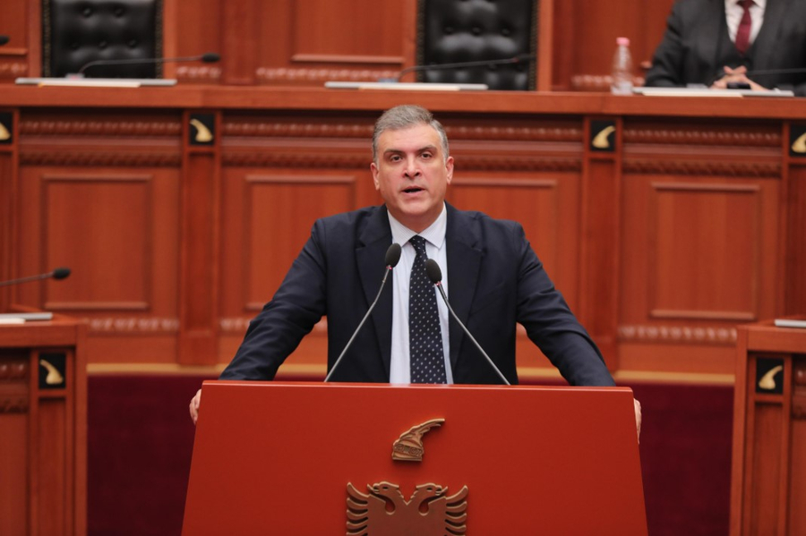 gjkko-caktoi-arrest-shtepie-per-vlora-hysenin-kontrolle-ne-banesen-e-ilir-prodes-tabaku-bie-fasada-del-sistemi-presidenti-te-mbledhe-keshillin-e-sigurise-kombetare
