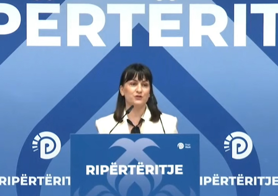 VIDEO   Foltorja  e Ripërtëritjes në Vlorë  Meçorapja  PD ka nevojë për çdo njeri që beson te liria