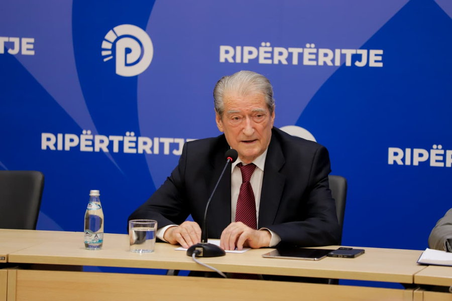 Berisha  Vetëm demokratët mund t i japin goditjen përfundimtare këtij regjimi  Pa largimin e Ramës  Shqipëria vetëm do rrokulliset