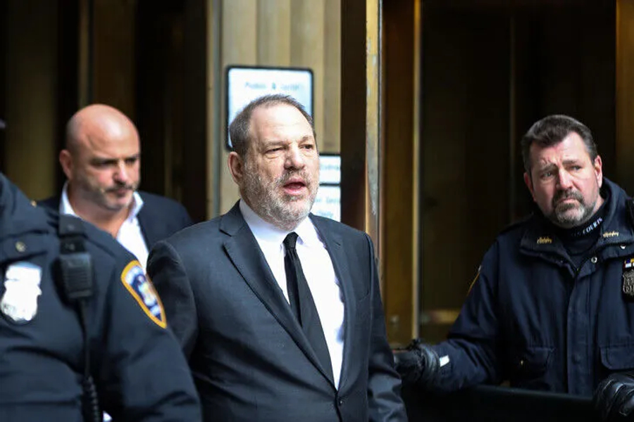 Ish producenti i Hollivudit  Harvey Weinstein dënohet me 15 vjet burg për sulm seksual