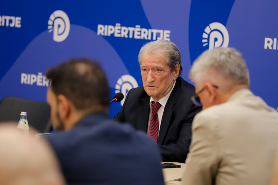 Berisha  Narkoregjimi po përpiqet të mbrojë Vlora Hysenin  prokuroria e partisë nuk e cilëson atë anëtare të grupit të strukturuar kriminal