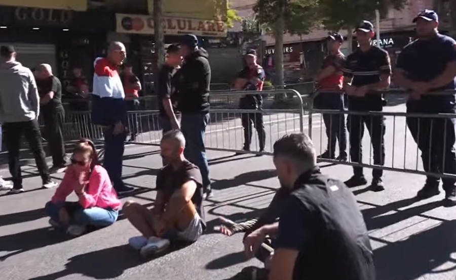 Protesta para Kuvendit/ Narkopolicia arreston 4 protestues paqësorë, mes tyre Dritan Goxhaj
