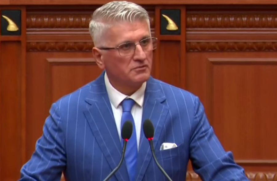 Gjekmarkaj, thirrje socialistëve: ‘Reagoni! Ndryshe, nuk jeni më deputetë; Jeni thjesht kartona pa dinjitet’