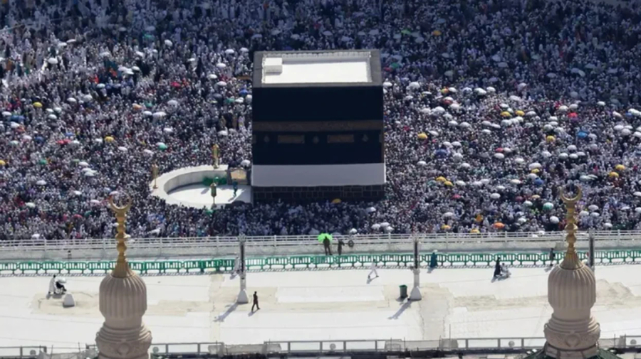 Mbrojtja Civile Saudite lëshoi një seri të shkurtër alarmesh  përfshirë një për Mekën