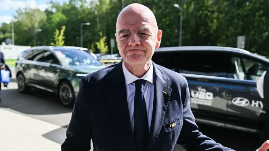 Tronditje në futbollin evropian  katër ligat e mëdha i dalin kundër FIFA s