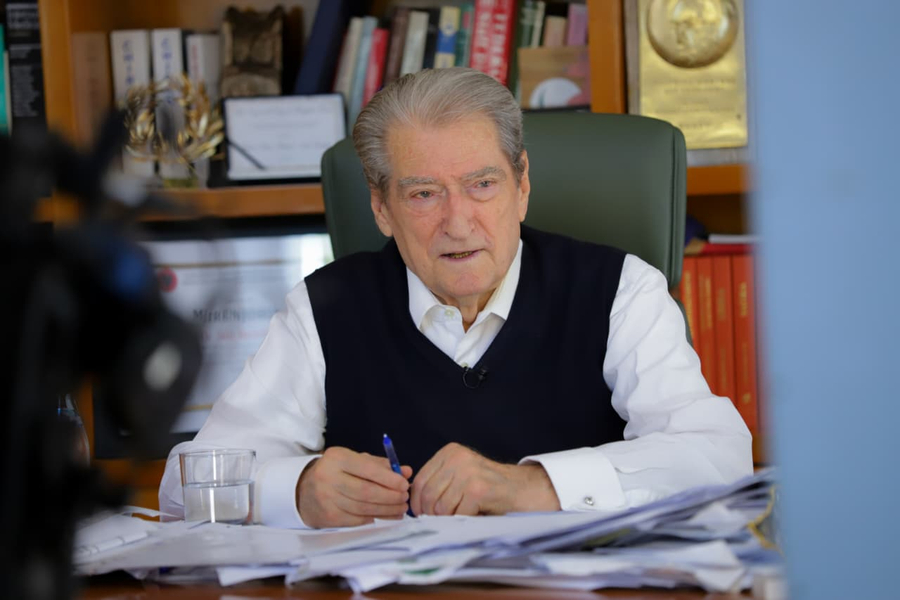 Berisha  Vlora Hyseni është kthyer për t u dhënë restin bashkëpunëtorëve të vet që e tradhtuan