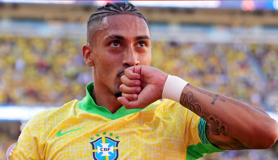 Ancelotti ‘kopjon’ Flick-un, Raphinha pritet të luajë si ‘9’ te Brazili