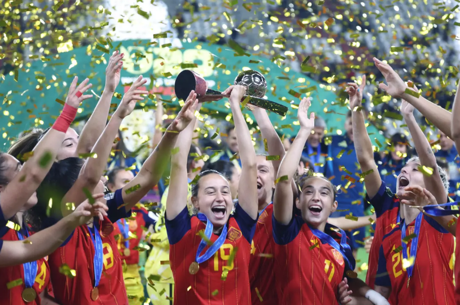 Femra  Spanja rikthehet në majën e botës  fiton Botërorin U 20 pas penalltive