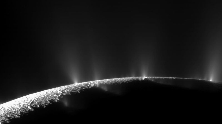 a-ka-jete-ne-henen-e-saturnit-enceladus-me-i-banueshem-nga-sa-mendohej